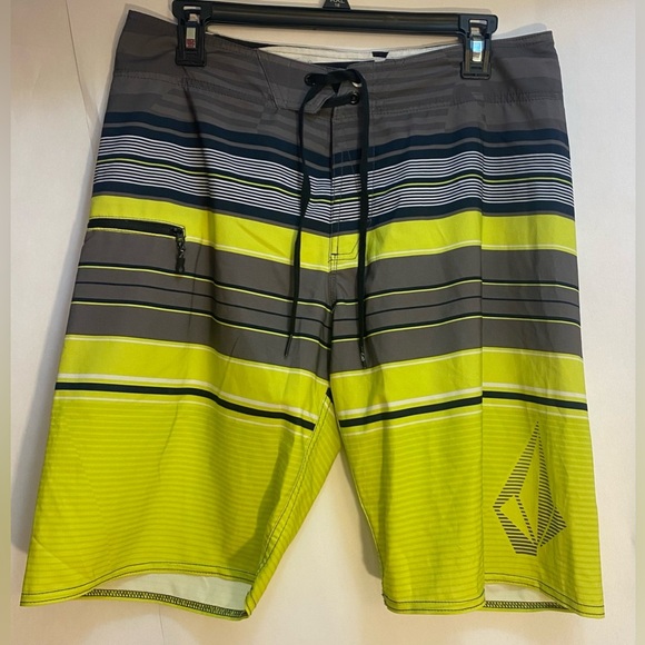VOLCOM Lido Saber Board Shorts Swimsuit Men's Size 31 - Picture 1 of 5